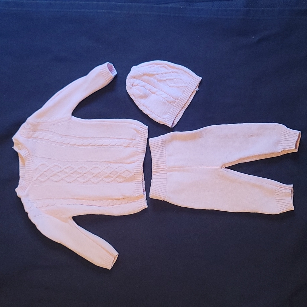 Tots fifth Avenue sweater, pants and hat set